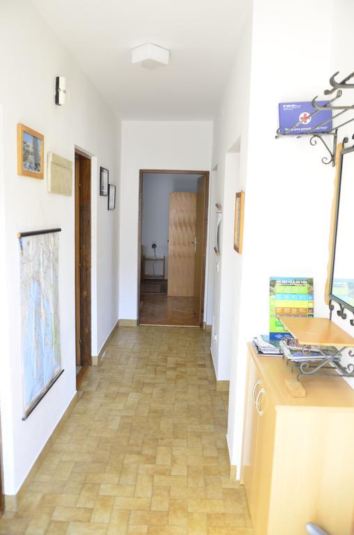 Apartment Anton Пинезичи Экстерьер фото