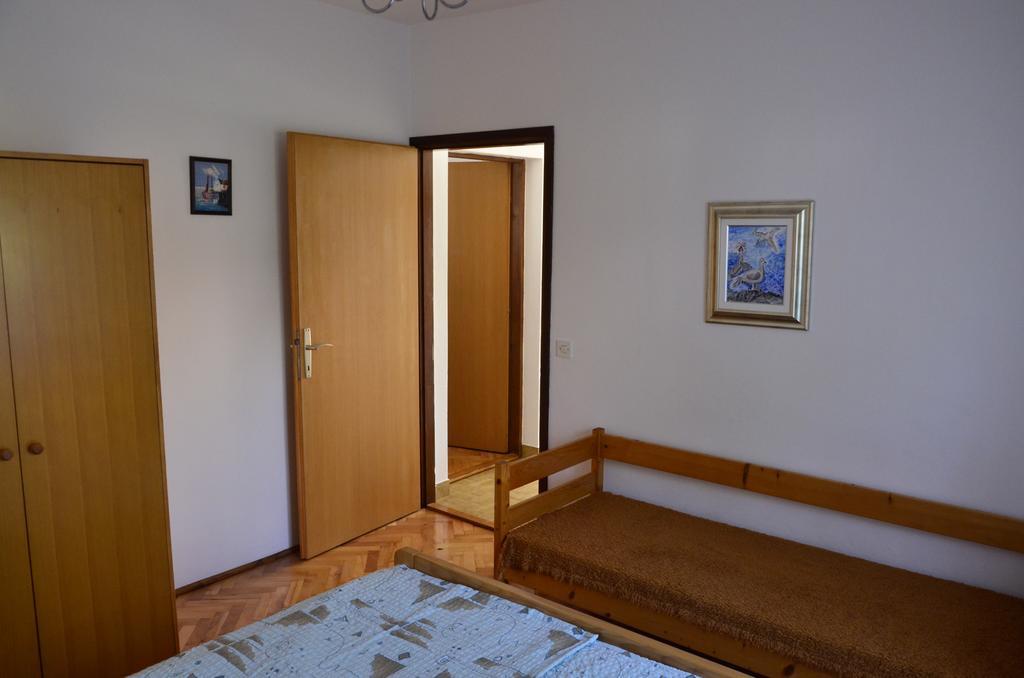 Apartment Anton Пинезичи Экстерьер фото